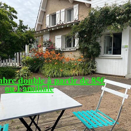Maison d'Hôtes L'Escale Du Loup Blanc Maringes Exterior foto