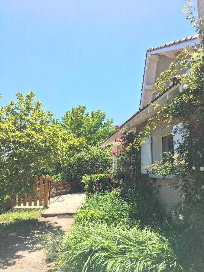 Maison d'Hôtes L'Escale Du Loup Blanc Maringes Exterior foto