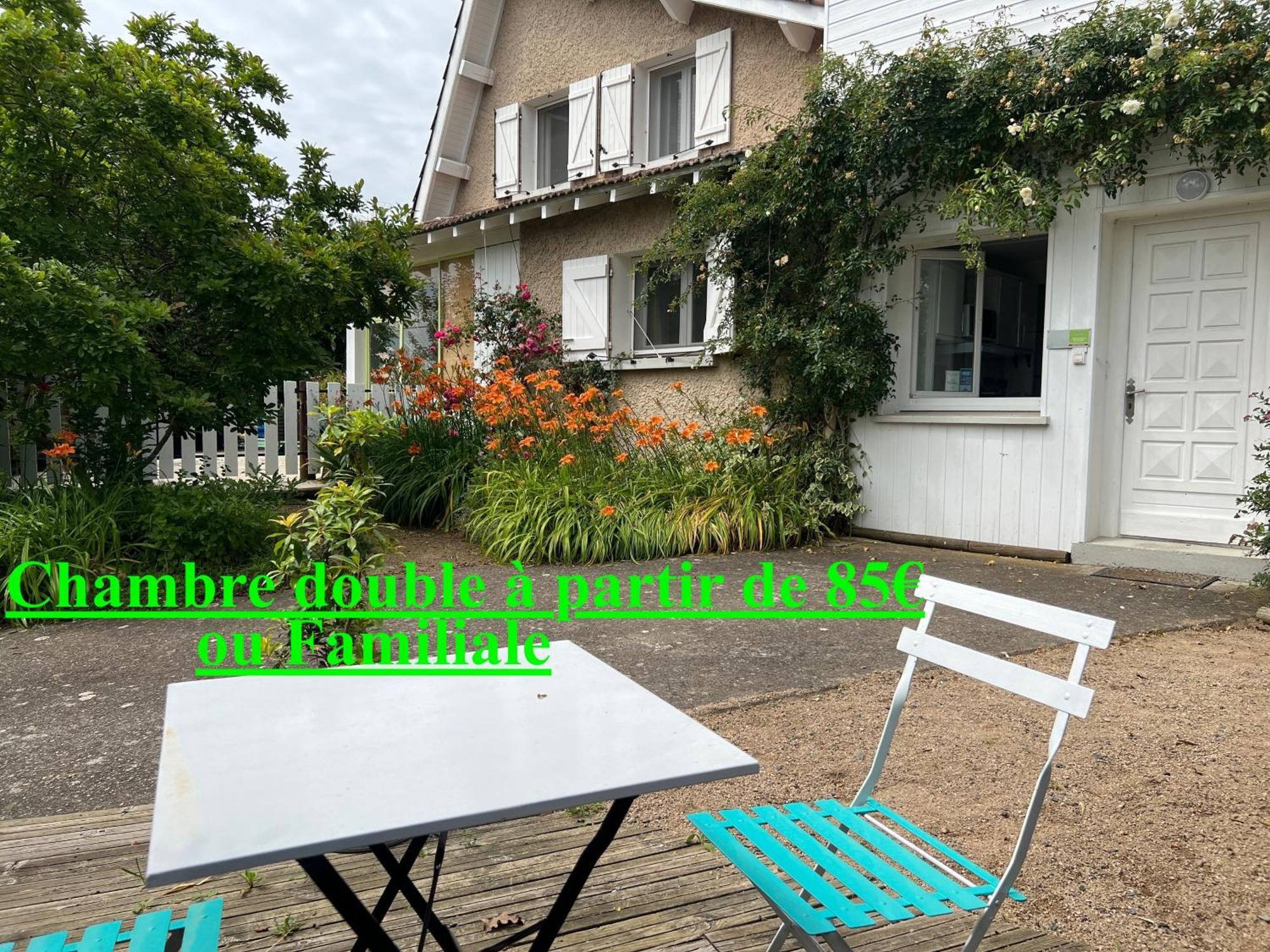 Maison d'Hôtes L'Escale Du Loup Blanc Maringes Exterior foto